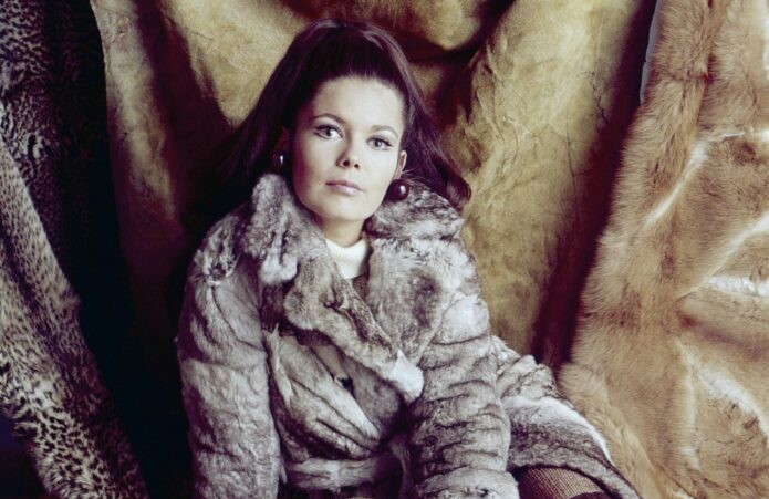 Alexandra Moltke in Dark Shadows