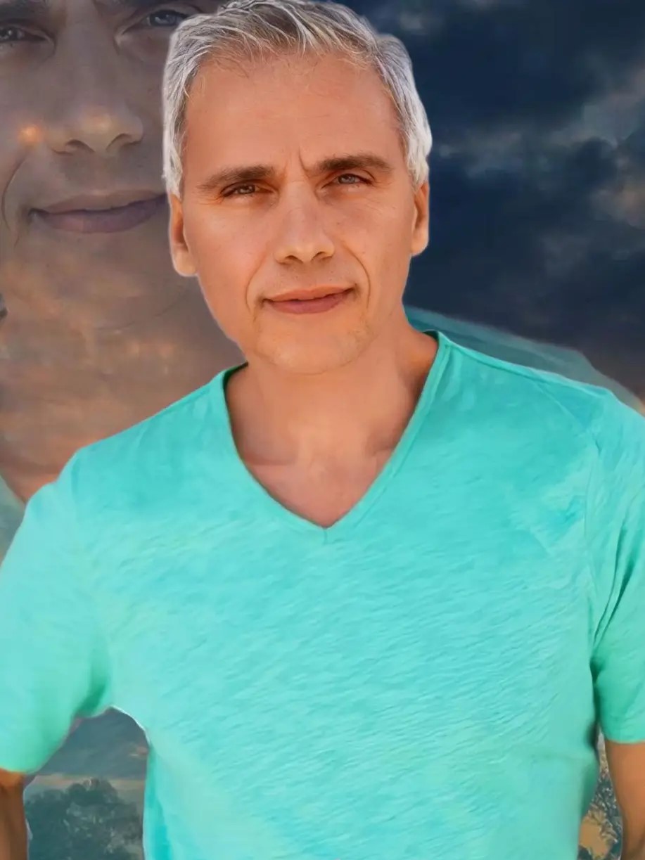 Herbie J Pilato wearing a green shirt