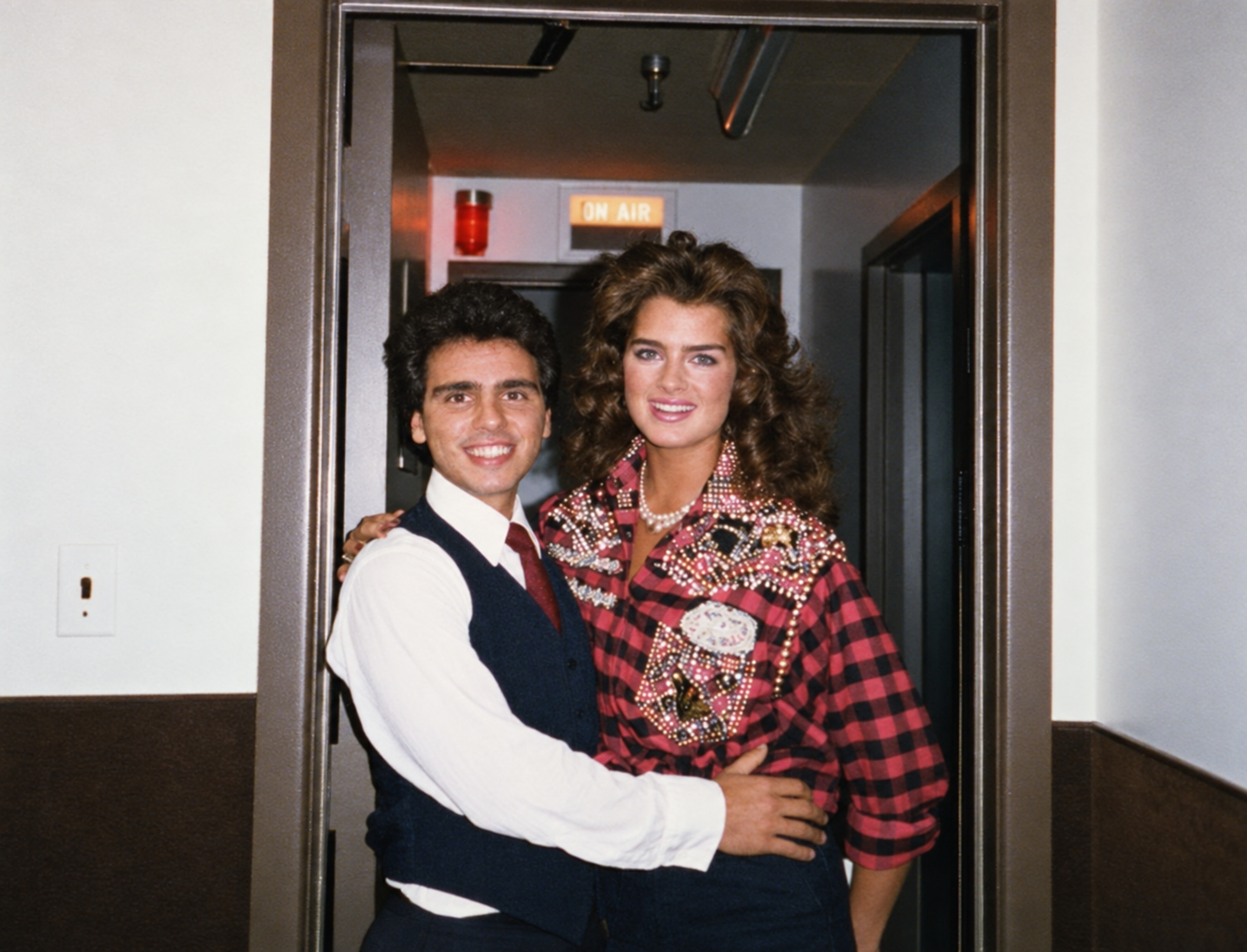Herbie J Pilato with Brooke Shields backstage at The Tonight Show