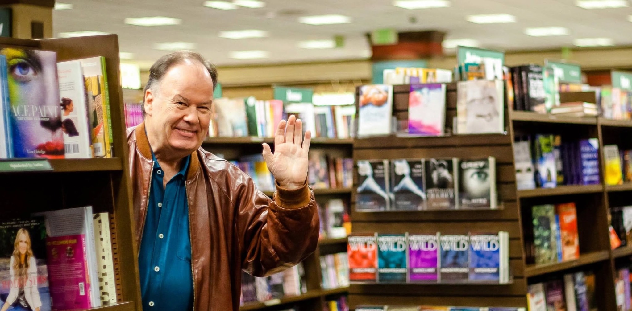 Dennis Haskins waving at Barnes & Noble Burbank